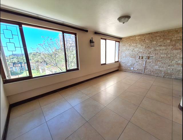 3 BEDROOM DUPLEX TO LET IN MORNINGSIDE